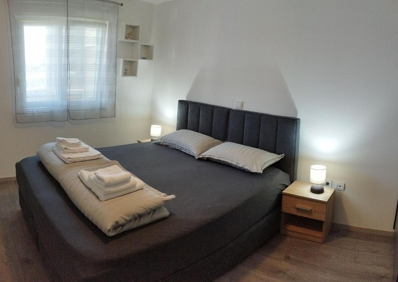 Apartment Luka Pula Eksteriør billede