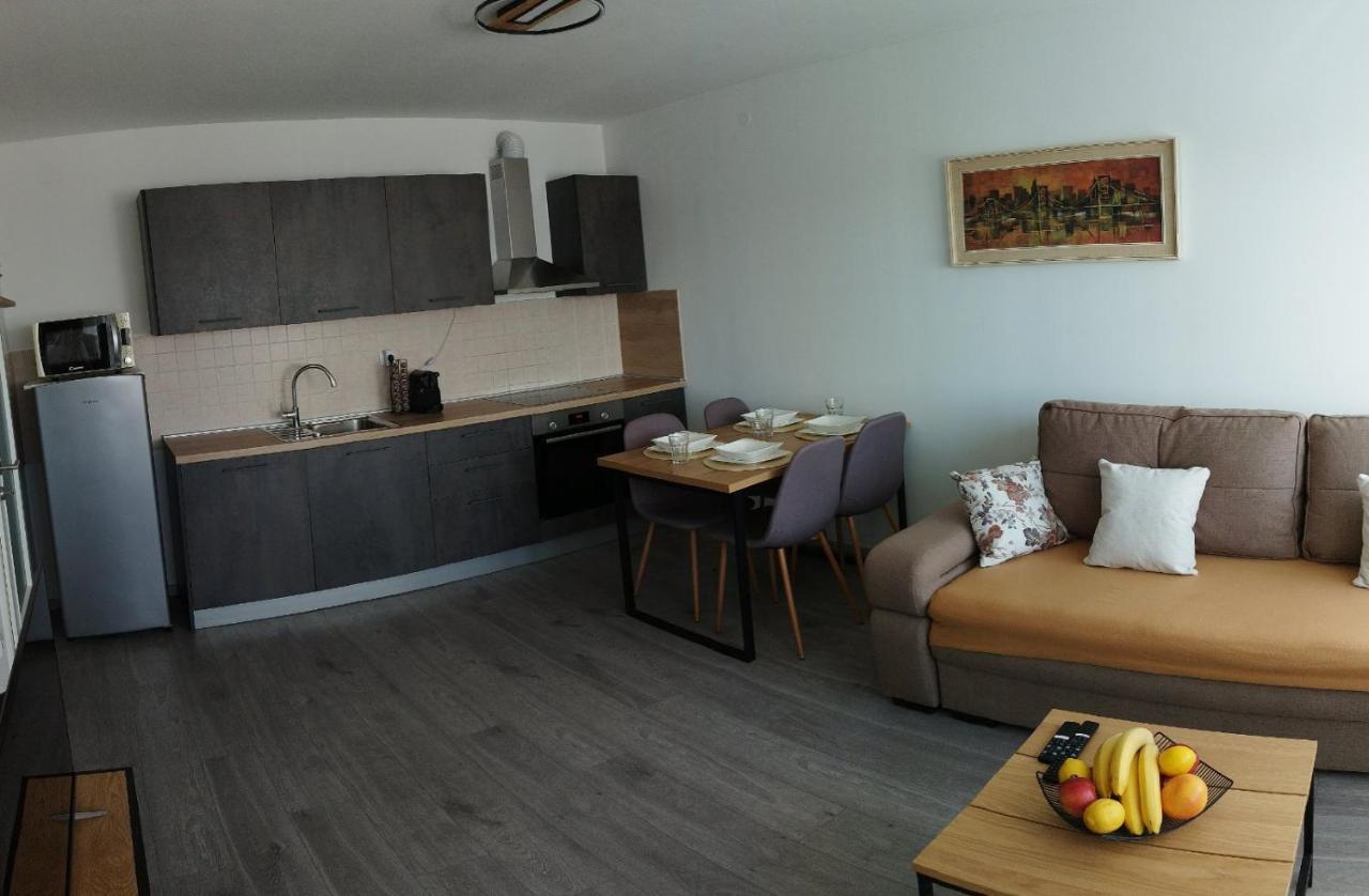 Apartment Luka Pula Eksteriør billede